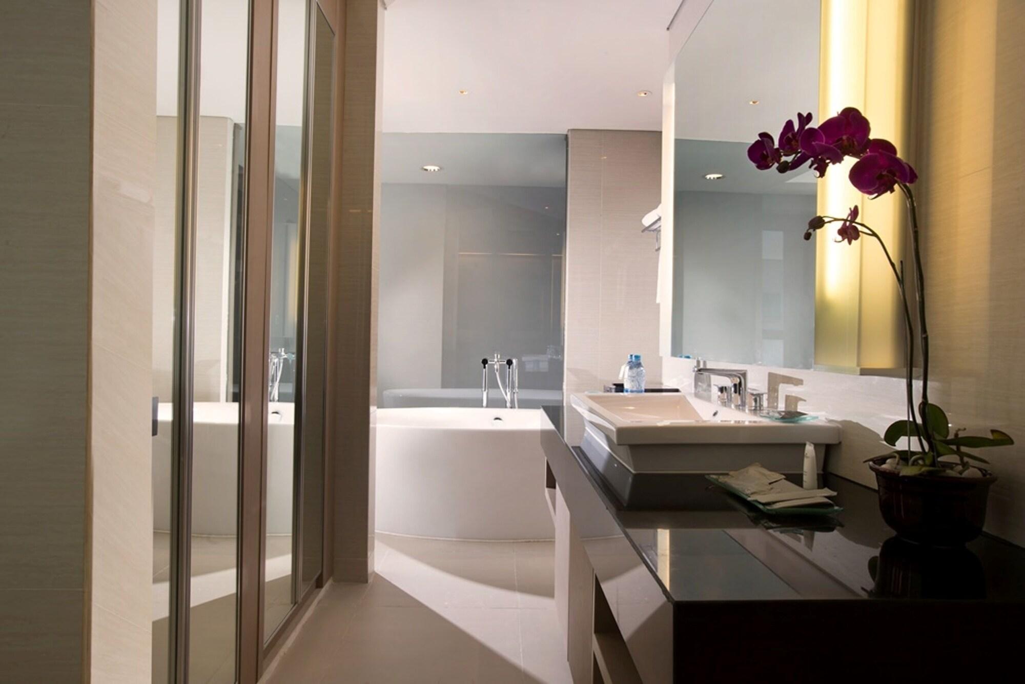 Hotel Santika Premiere Hayam Wuruk Jakarta Exteriör bild
