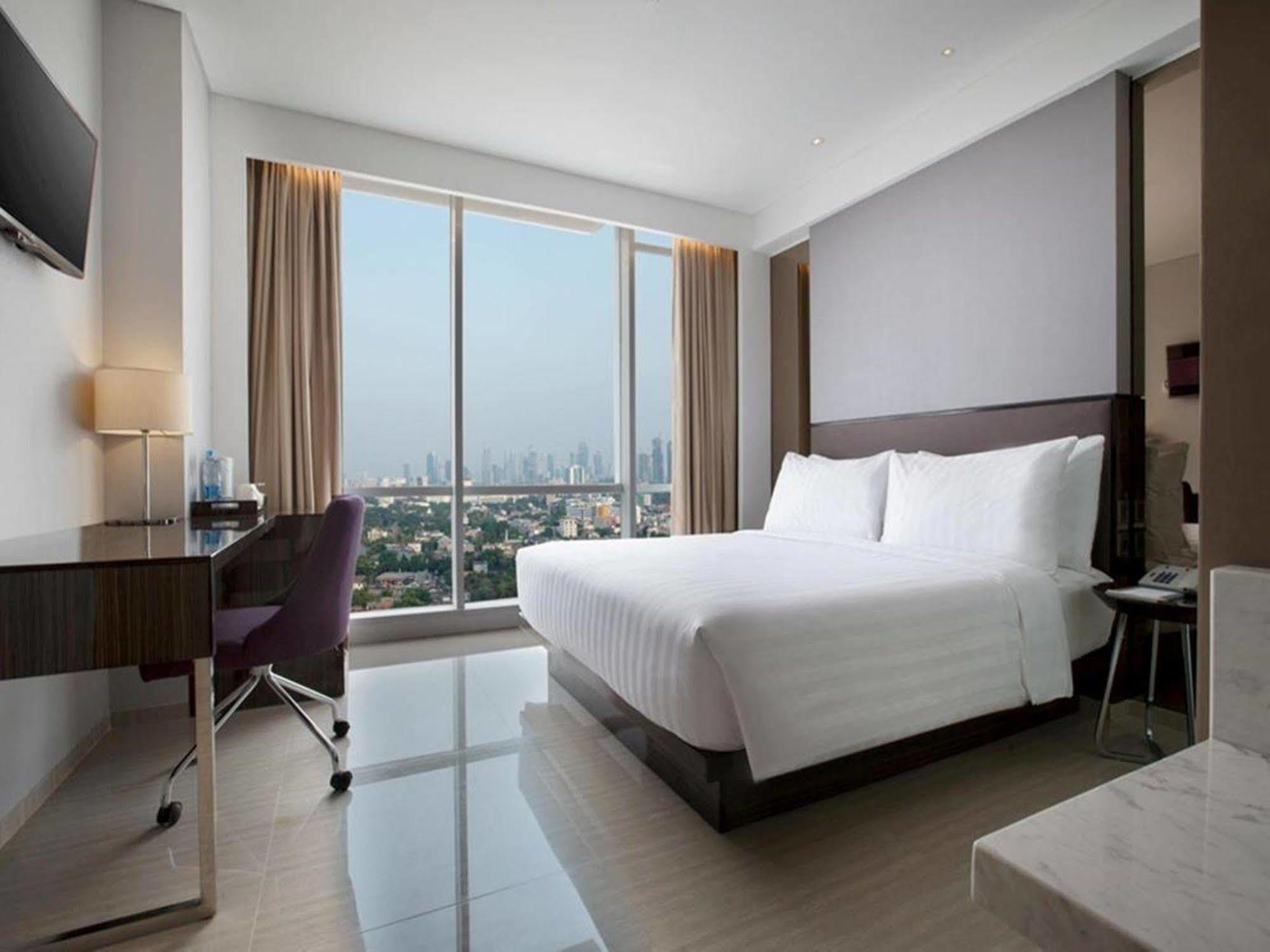 Hotel Santika Premiere Hayam Wuruk Jakarta Exteriör bild